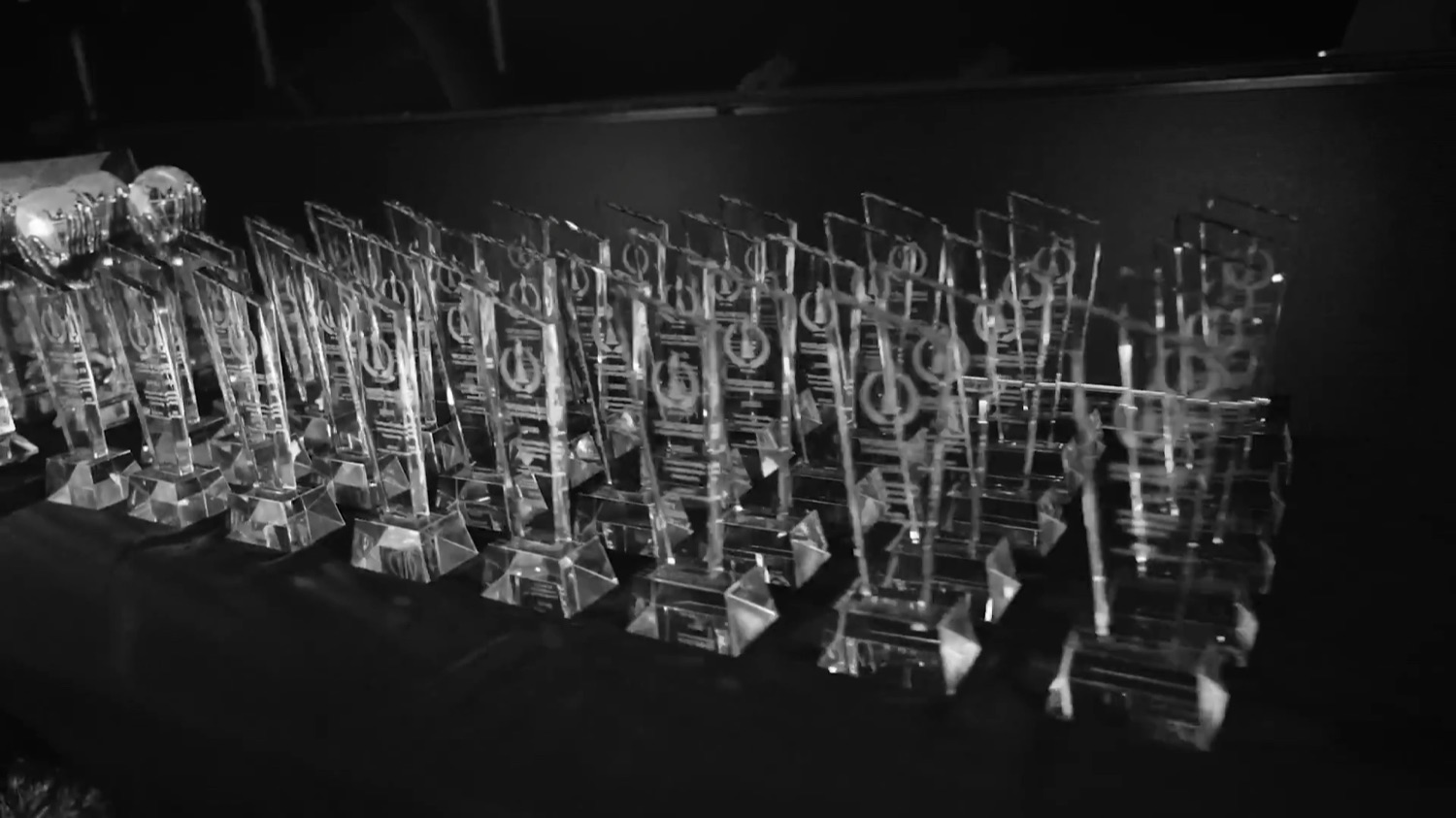 Trofeele campionatului Browista, aliniate înainte de gala de premiere
